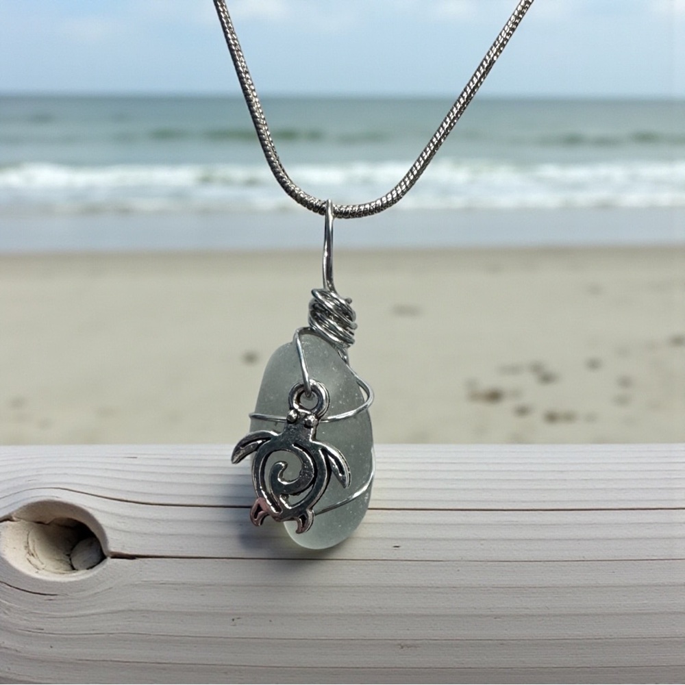 NWT OOAK Handmade Surf Tumbled Sea Glass & Sea Turtle Pendant Necklace